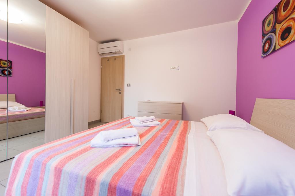 Blue Sky Apartments Rogoznica  Esterno foto