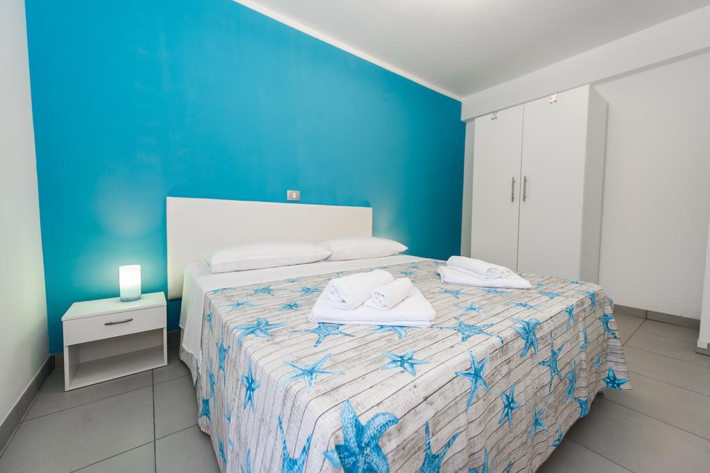 Blue Sky Apartments Rogoznica  Esterno foto