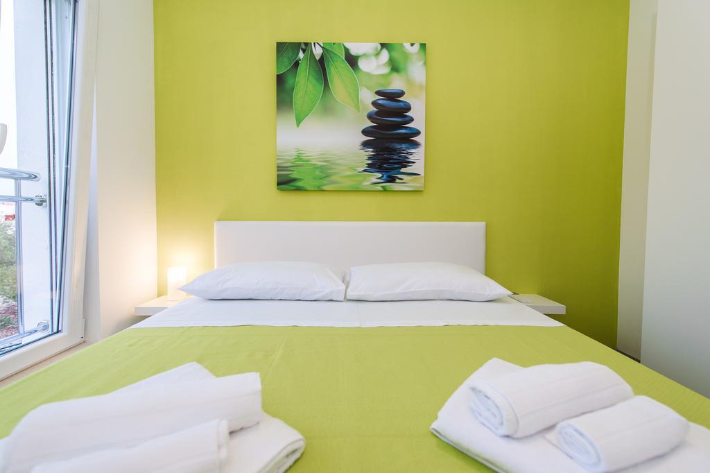 Blue Sky Apartments Rogoznica  Esterno foto