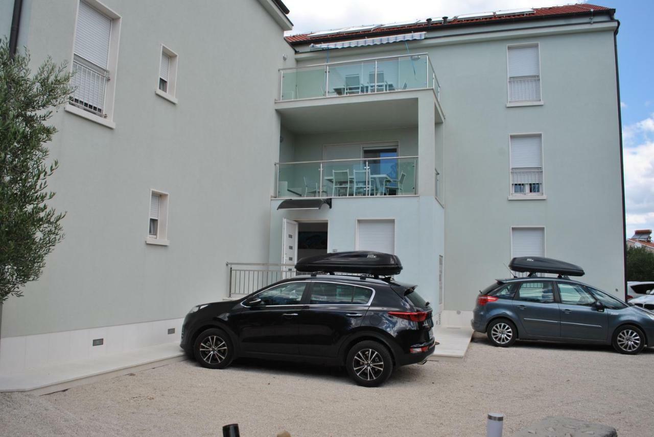 Blue Sky Apartments Rogoznica  Esterno foto